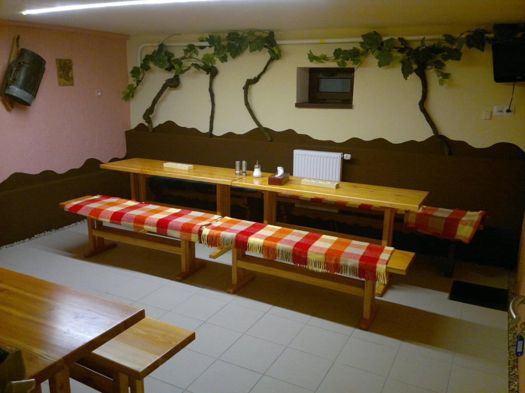 Penzion Vinarsky Dvorek Velke Nemcice Exterior foto